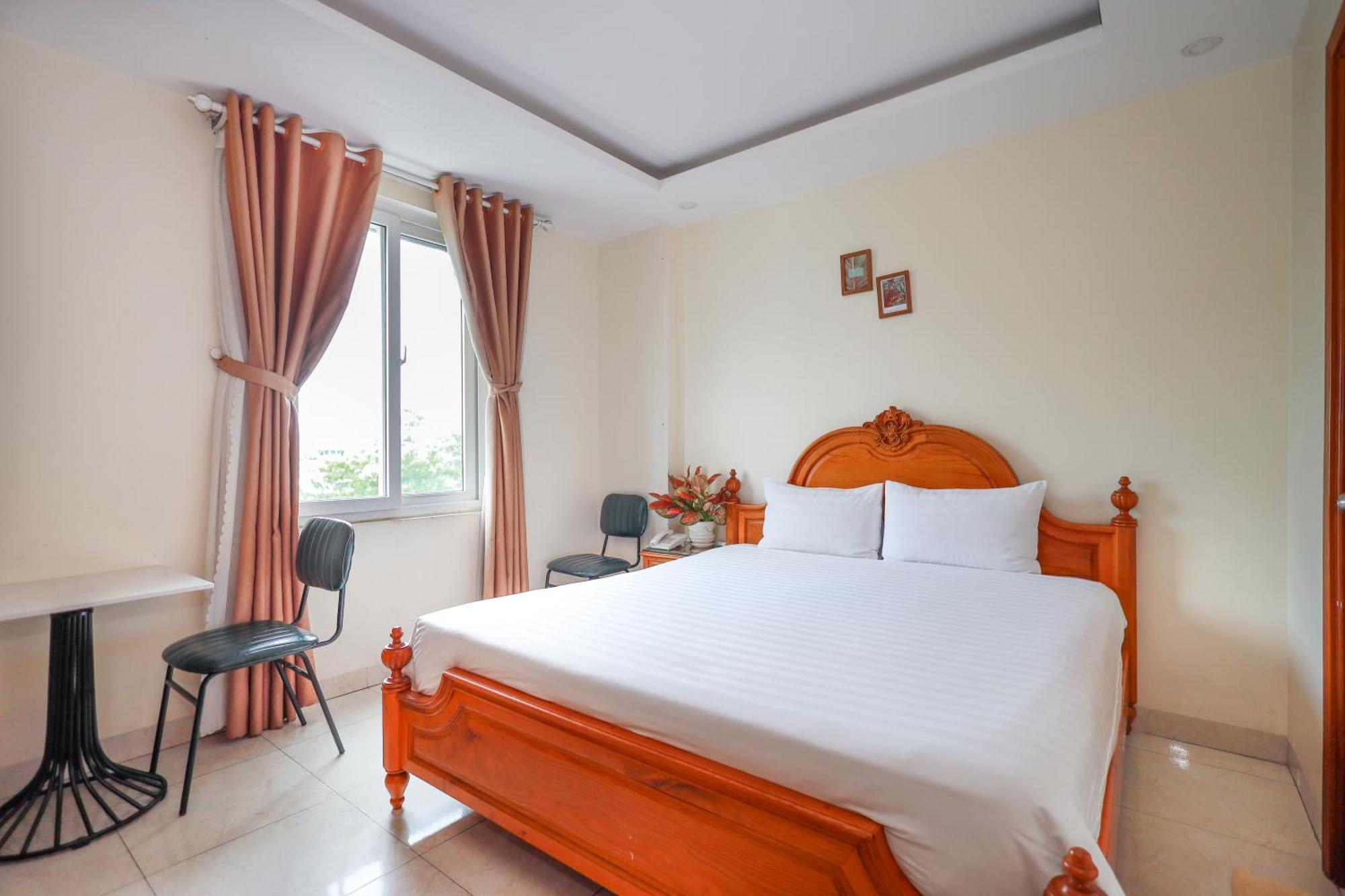 Hotel Sazi Erato Airport