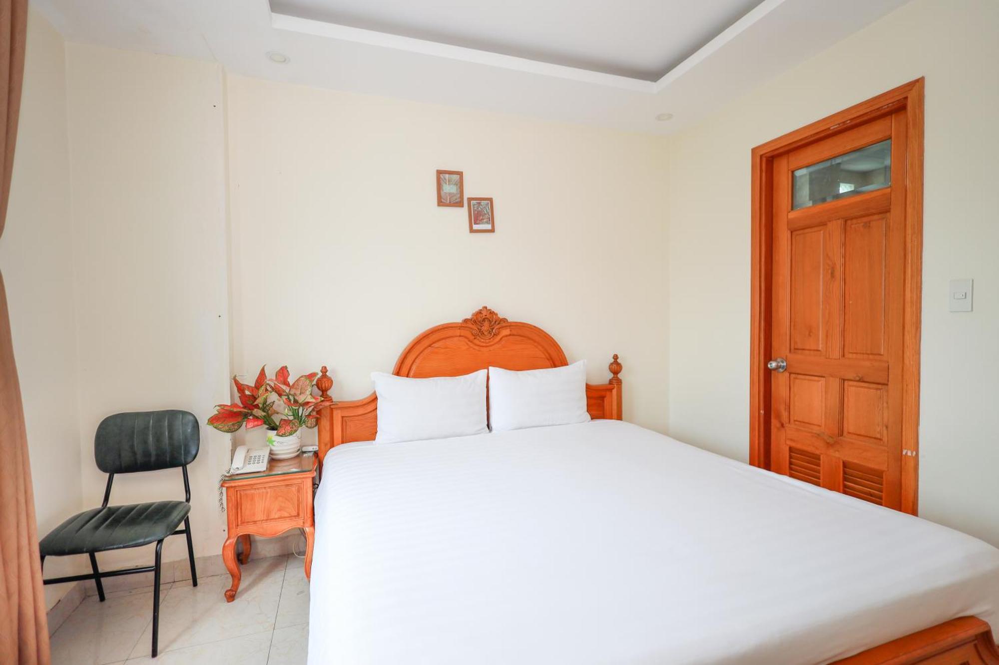 Sazi Erato Airport Hotel 2*