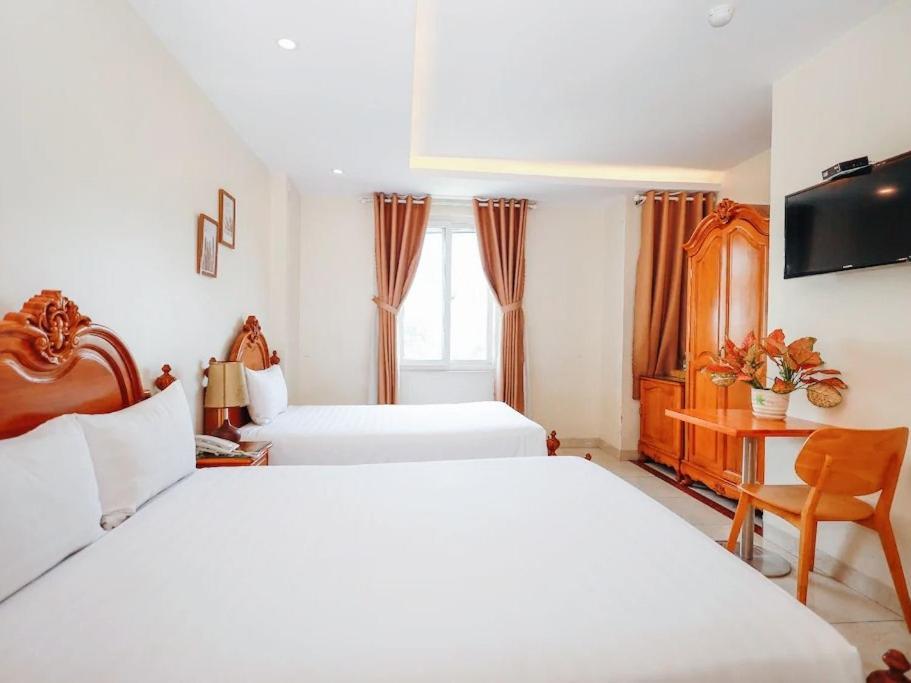 Hotel Sazi Erato Airport